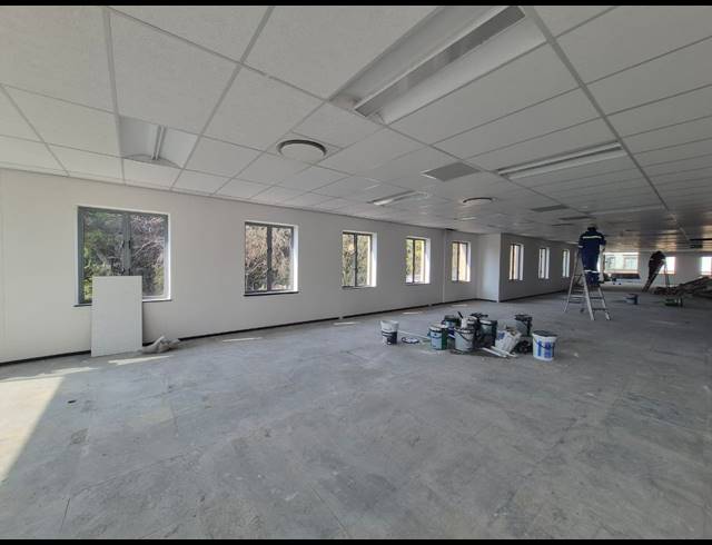 1,099M² OFFICE TO LET IN SANDTON CENTRAL